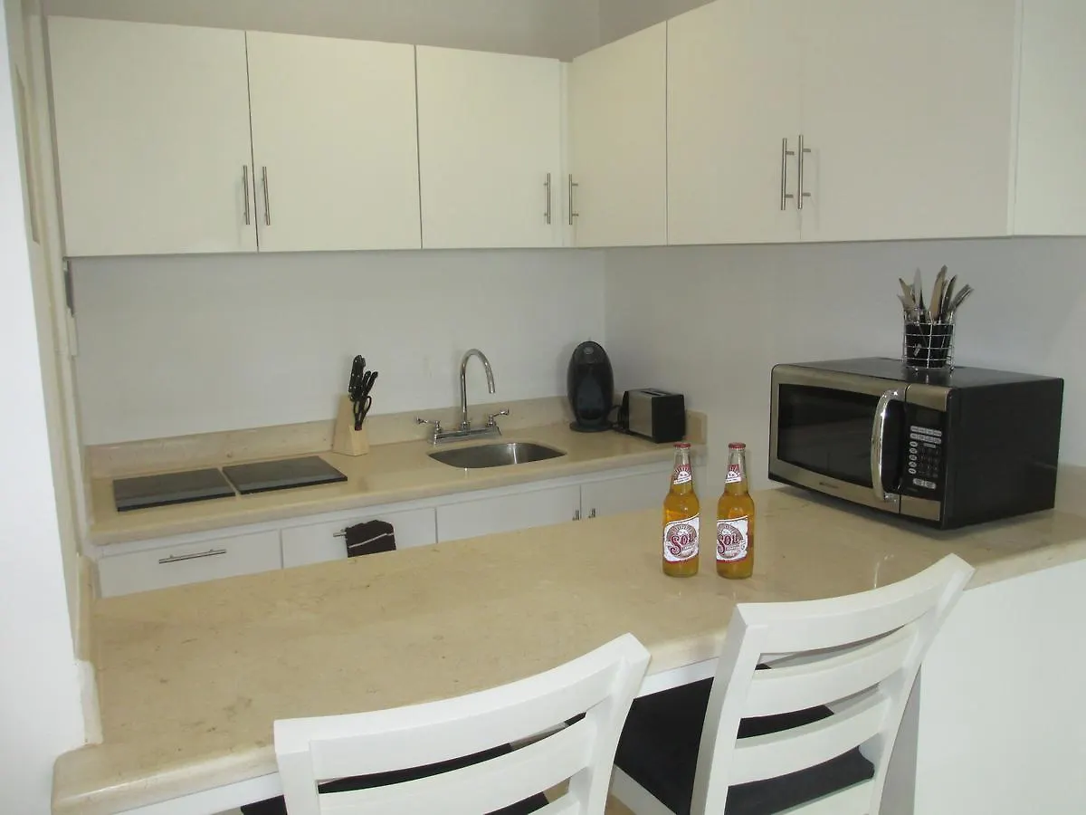 מלון דירות פלאייה דל כרמן Coral Suites Ocean View Rooftop